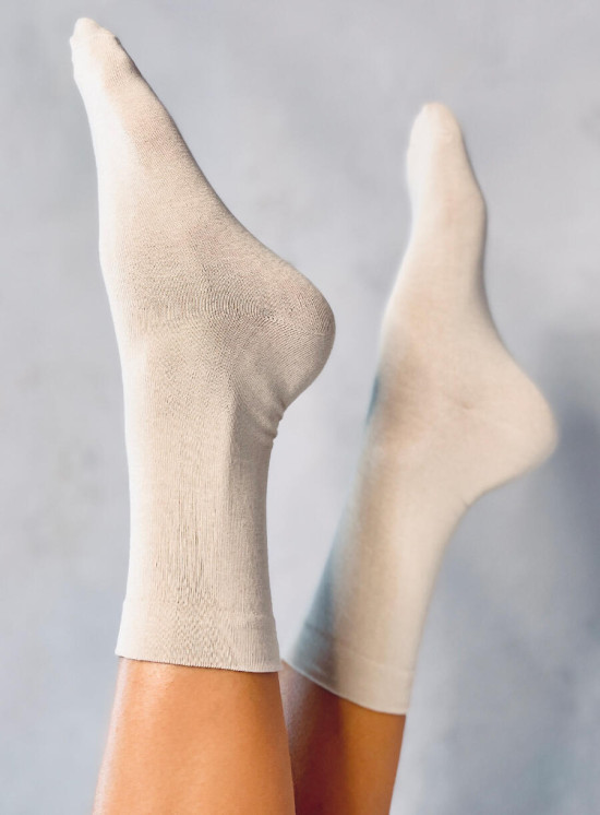 Smooth high nude women's socks