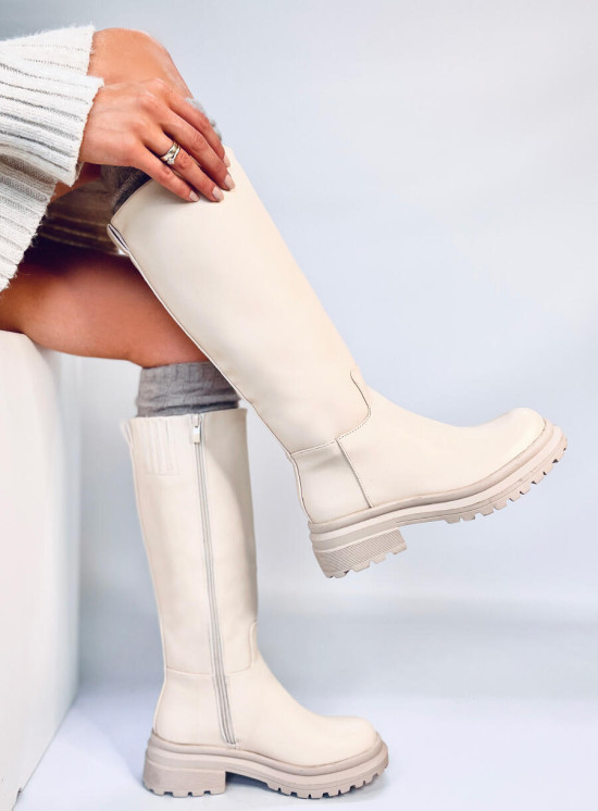 Ecru boots on a thick heel