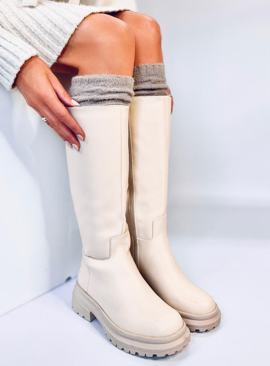 Ecru boots on a thick heel