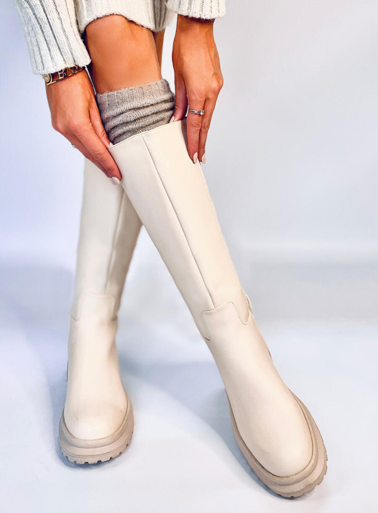 Ecru boots on a thick heel