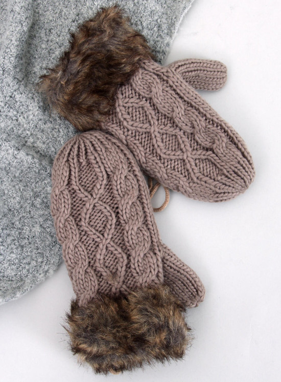 Mocca mittens with knitted pattern