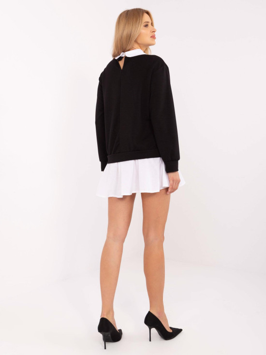Elegant Black Blouse with Long Sleeves
