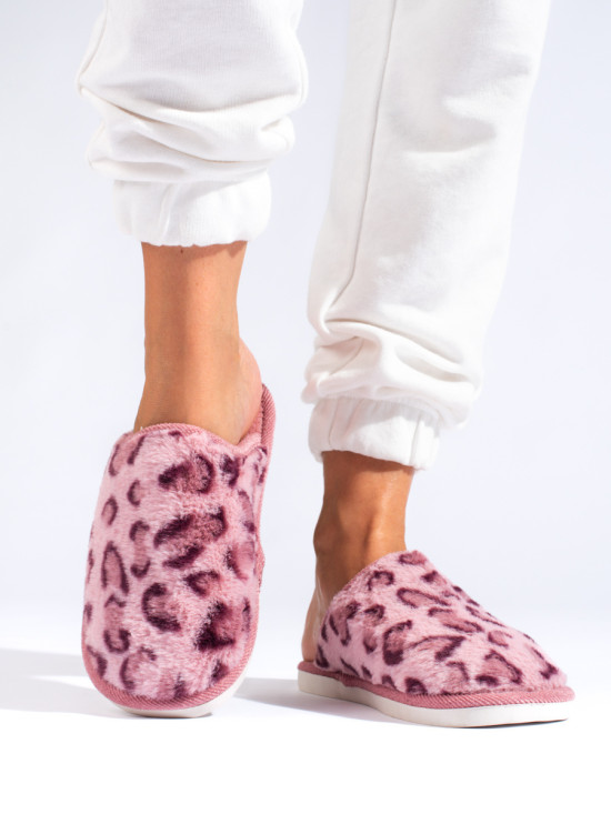 Slippers with an animal pattern pink