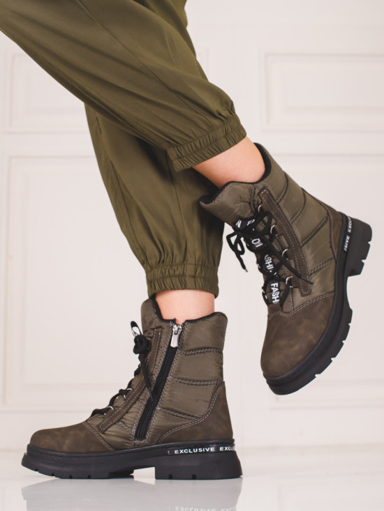 Khaki lace-up sports snowshoes