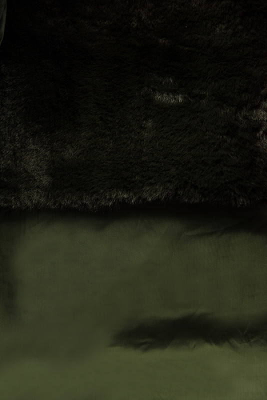 Dark green winter jacket with belt and fur