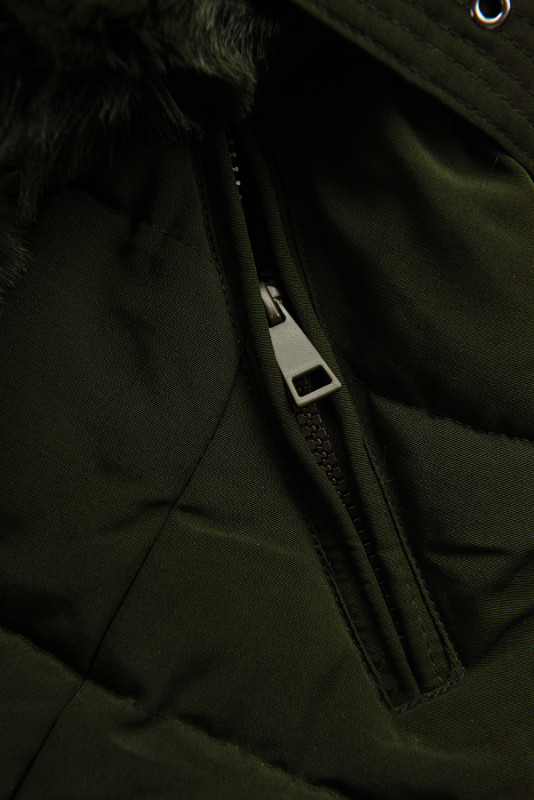 Dark green winter jacket with belt and fur