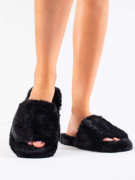 Black faux fur slippers