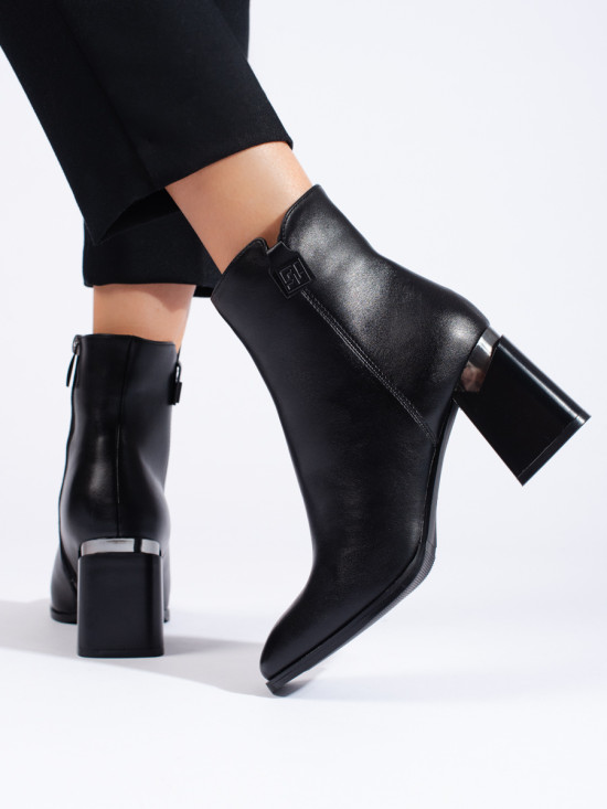 Elegant black boots
