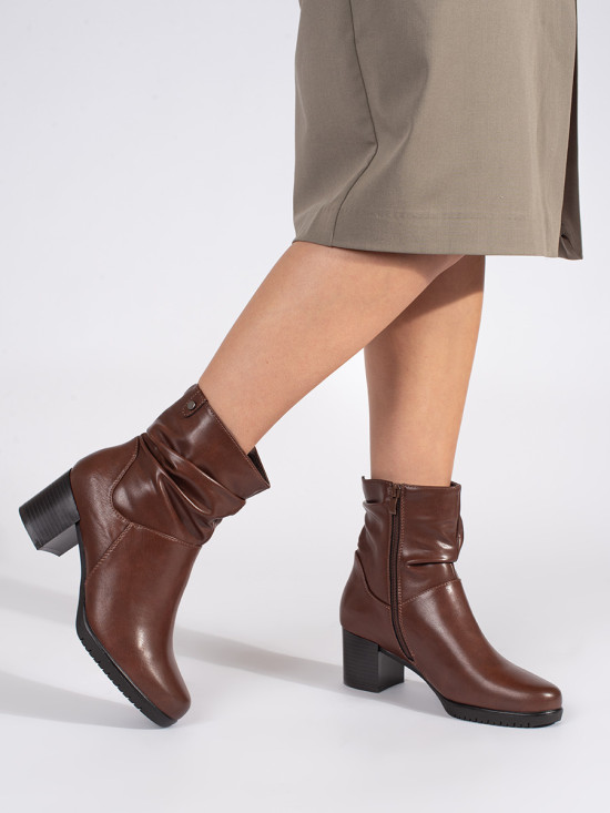 Brown Leather Ankle Boots with Block Heel and Gathered Shaft by Sergio Leone