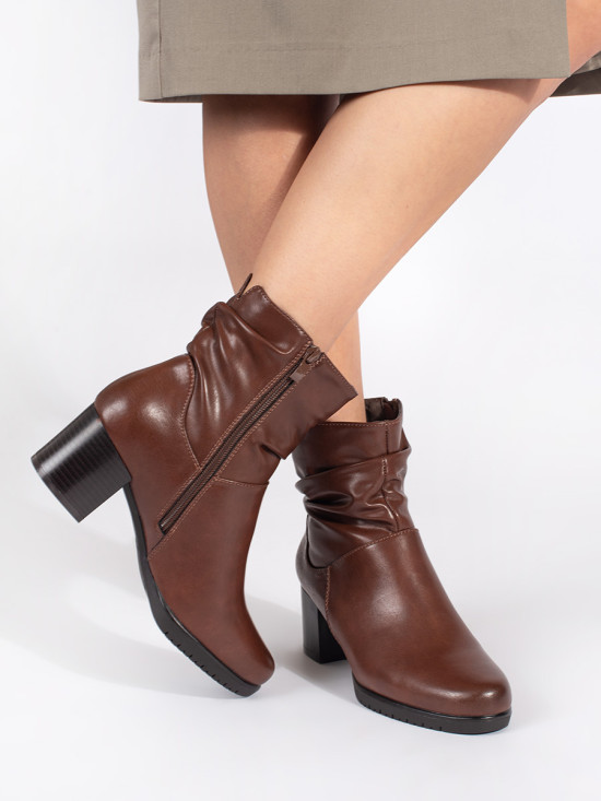Brown Leather Ankle Boots with Block Heel and Gathered Shaft by Sergio Leone