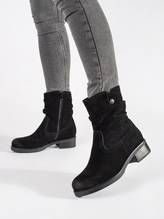 Black Ankle Boots with Ruffled Shaft