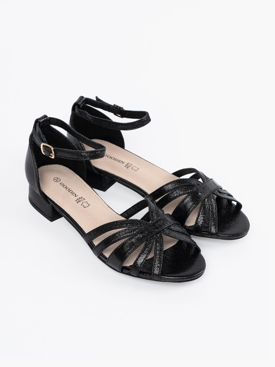 Elegant Black Sandals with Low Heel