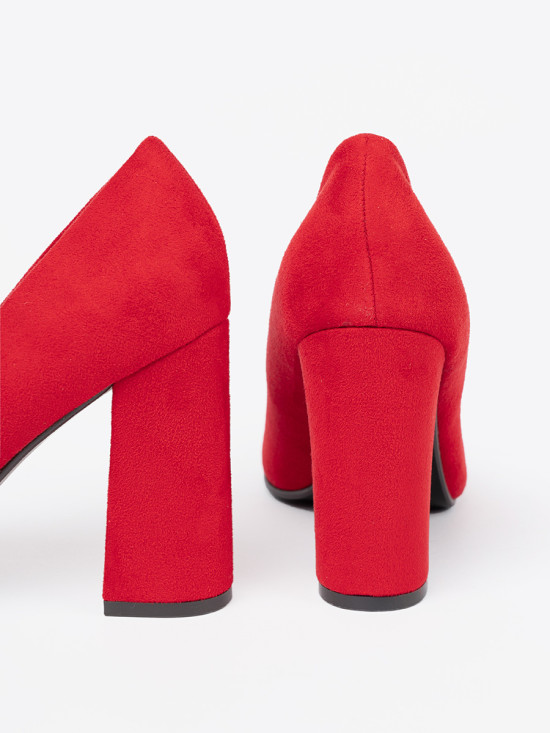 Classic Red Pumps with Round Toe