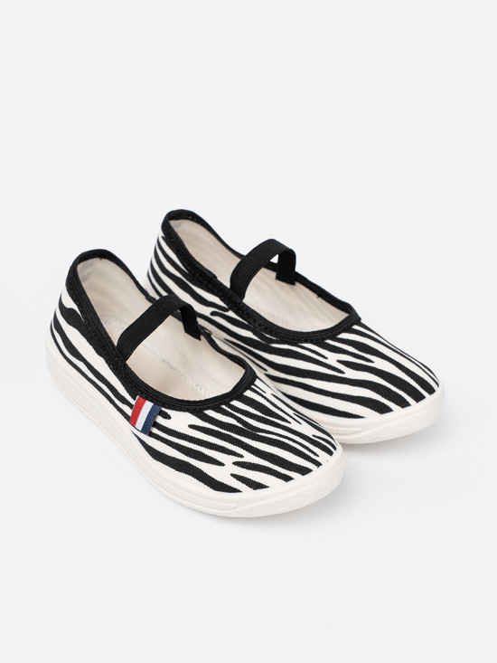 Lightweight Black and White Sneakers with Zebra Pattern