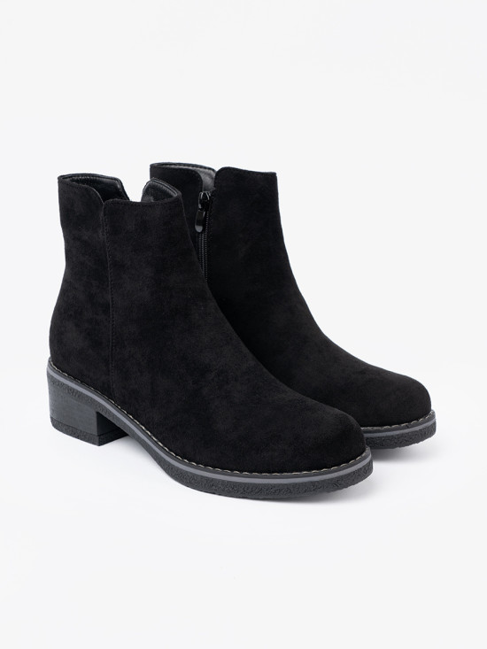 Simple Black Ankle Boots on Comfortable Heel