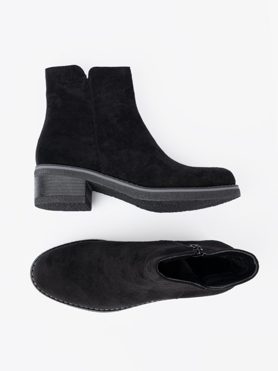 Simple Black Ankle Boots on Comfortable Heel