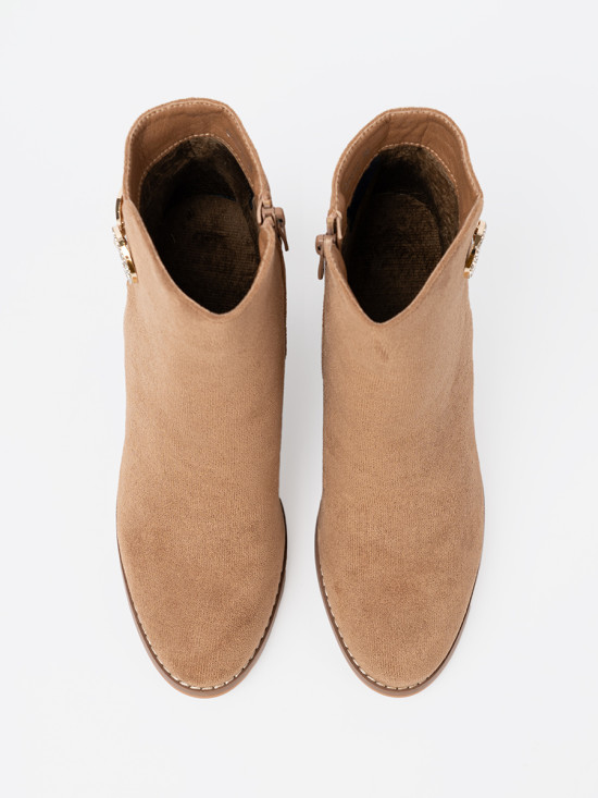 Stylish ankle boots in light brown with golden details