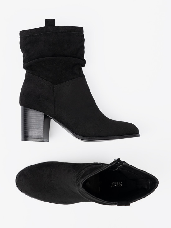 Black Suede Ankle Boots with Block Heel and Gathered Shaft