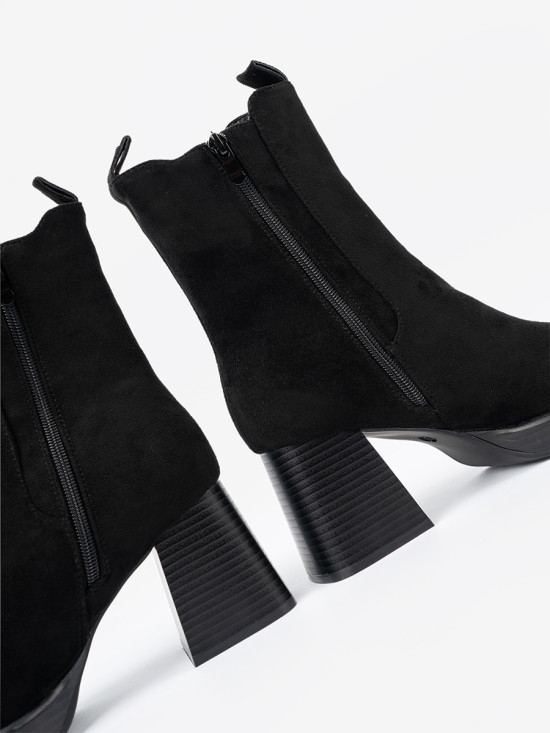 Elegant Ankle Boots with Block Heels and Elastic Inserts