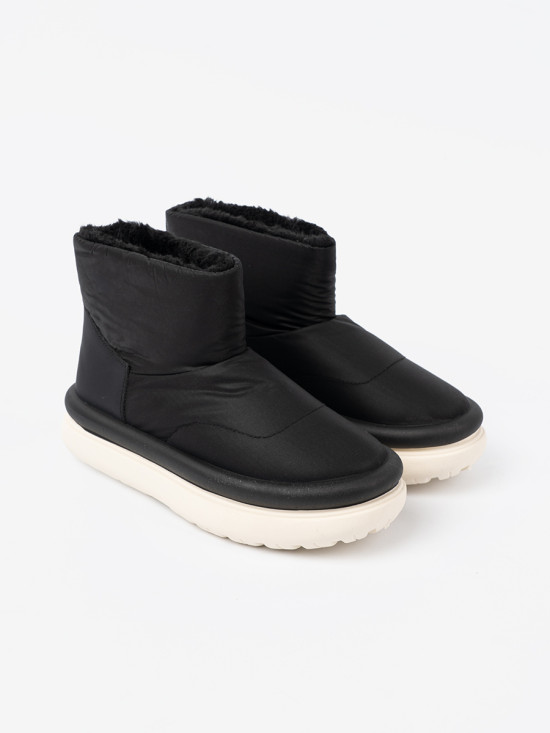 Waterproof Black Snow Boots with Fur Lining