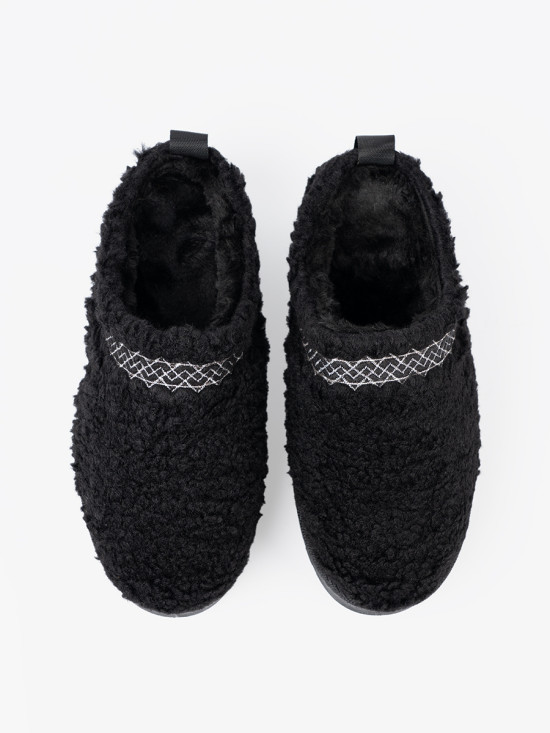 Black Snow Boots with Decorative Embroidery