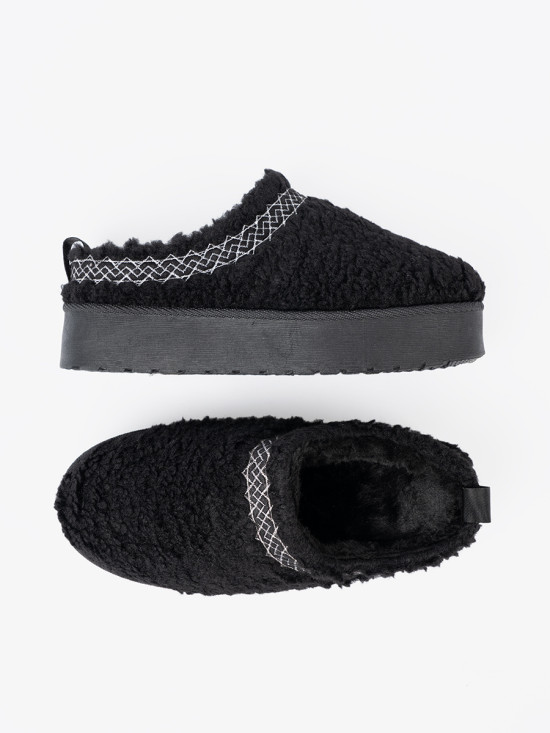 Black Snow Boots with Decorative Embroidery