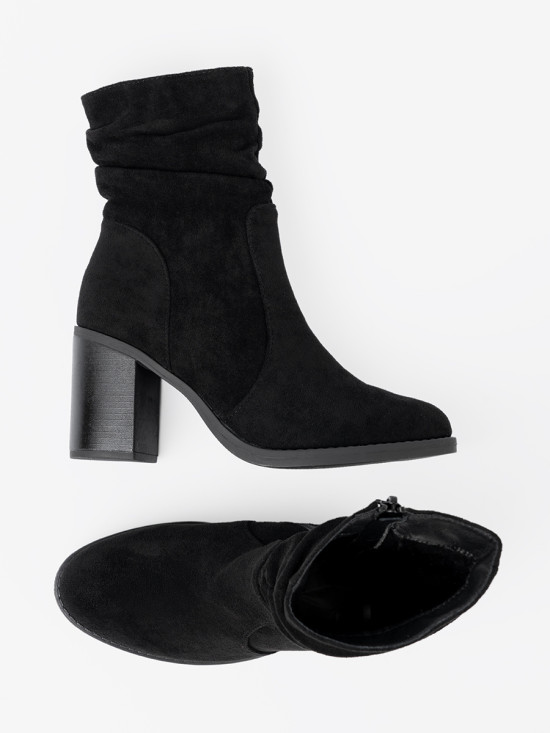 Elegant Black Ankle Boots with Block Heel and Gathered Shaft