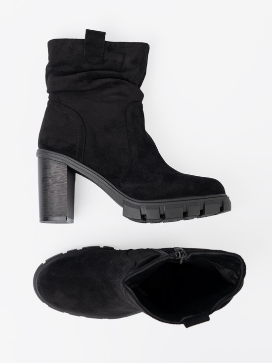 Stylish Black Ankle Boots with Ruffled Shaft
