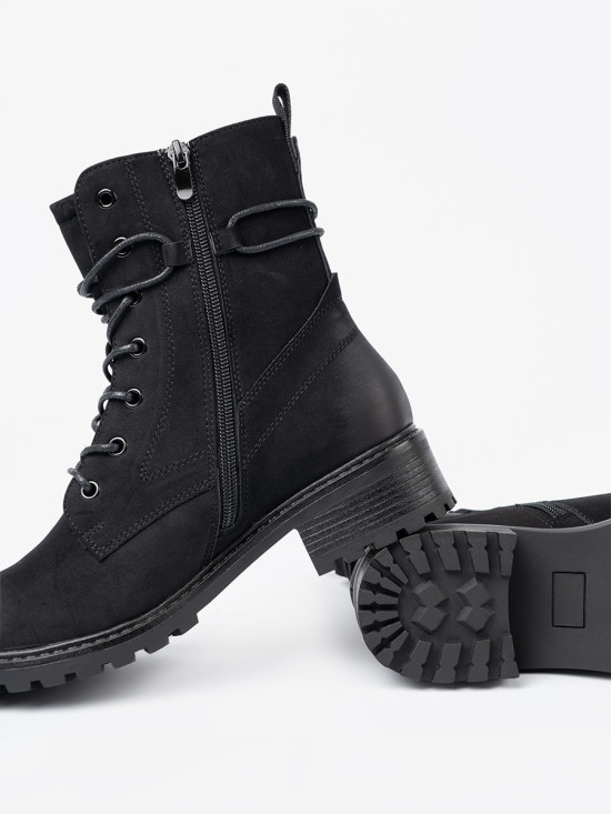 Trendy Black Workers with Decorative Lacing