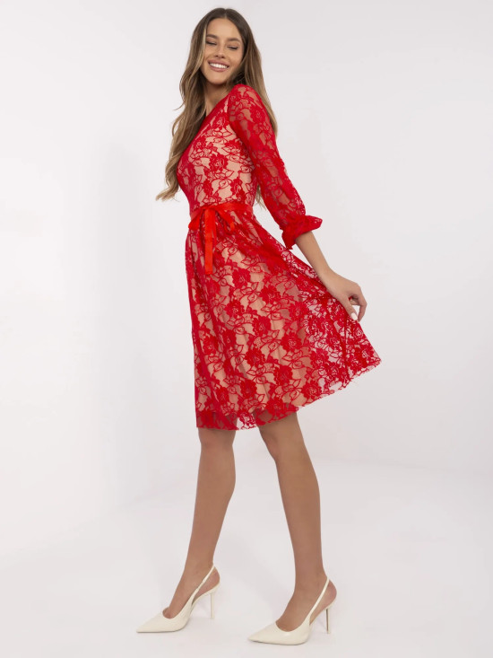 Elegant Red Midi Dress with 3/4 Sleeves