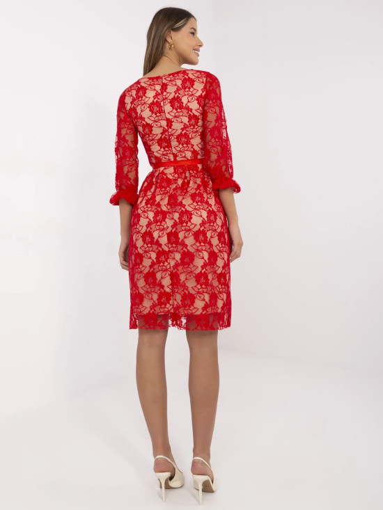 Elegant Red Midi Dress with 3/4 Sleeves