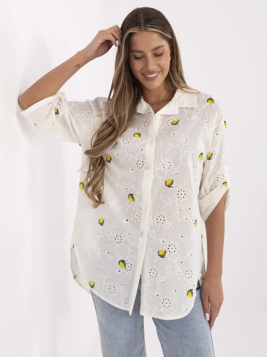 Elegant ecru shirt with 3/4 sleeves