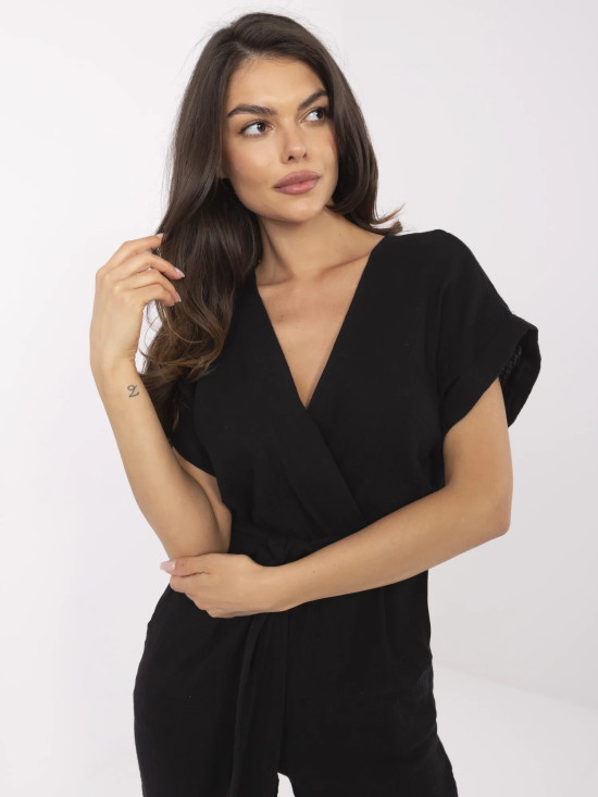 Elegant black jumpsuit with short sleeves