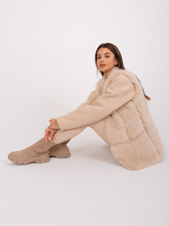Beige faux fur vest with lining