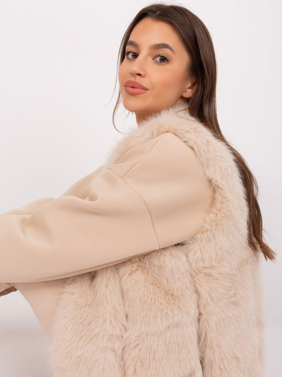 Beige faux fur vest with lining