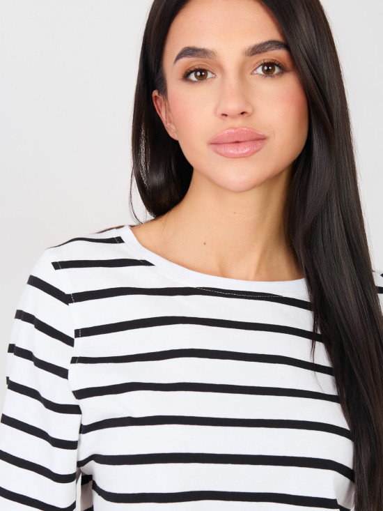 White striped T-shirt with short sleeves