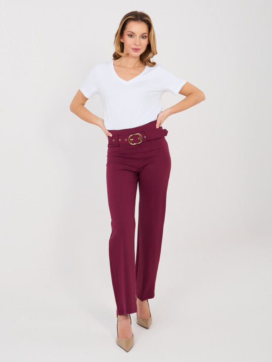 Elegant red straight-leg trousers with high waist and belt