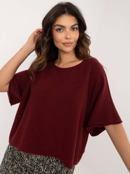 Elegant burgundy sweater with 3/4 sleeves