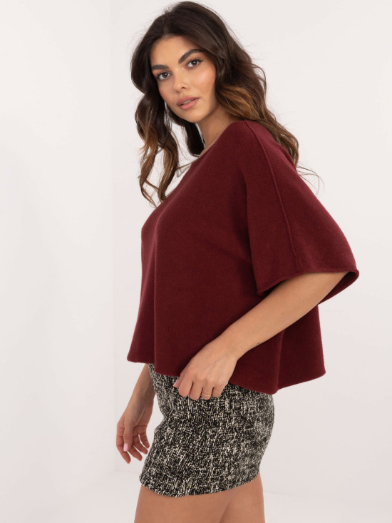 Elegant burgundy sweater with 3/4 sleeves