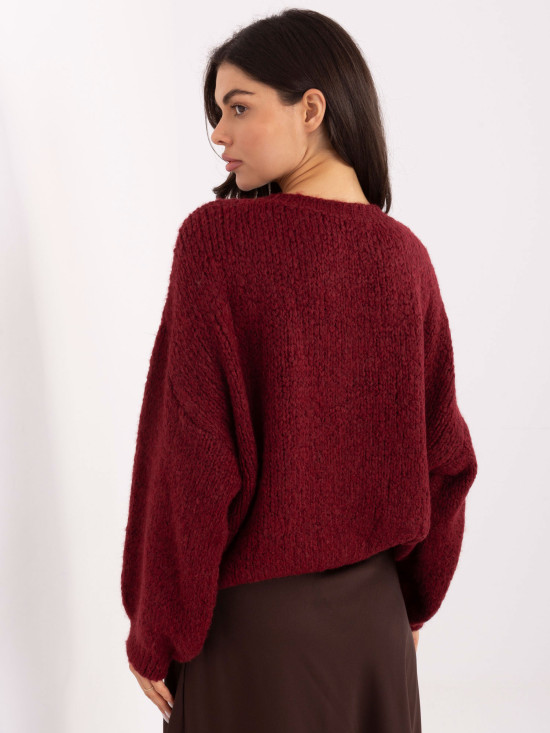 Burgundy sweater with round neckline and puff sleeves