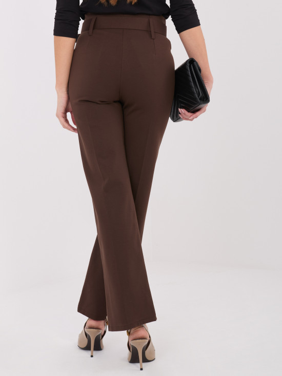 Elegant brown straight-leg trousers with belt and high waist