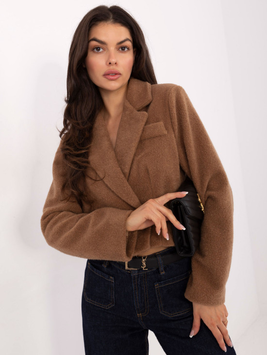 Short elegant camel coat