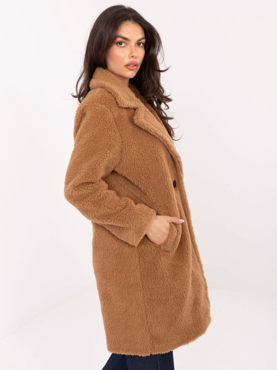 Stylish camel coat with lining