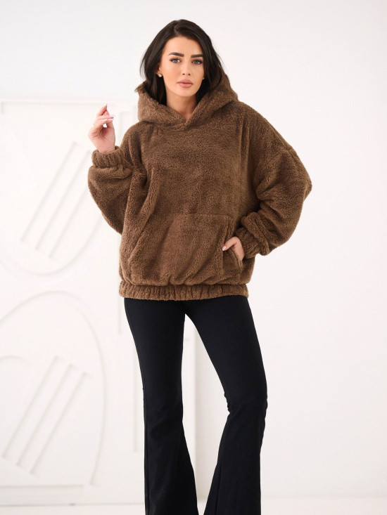 Beige hoodie with hood and pocket