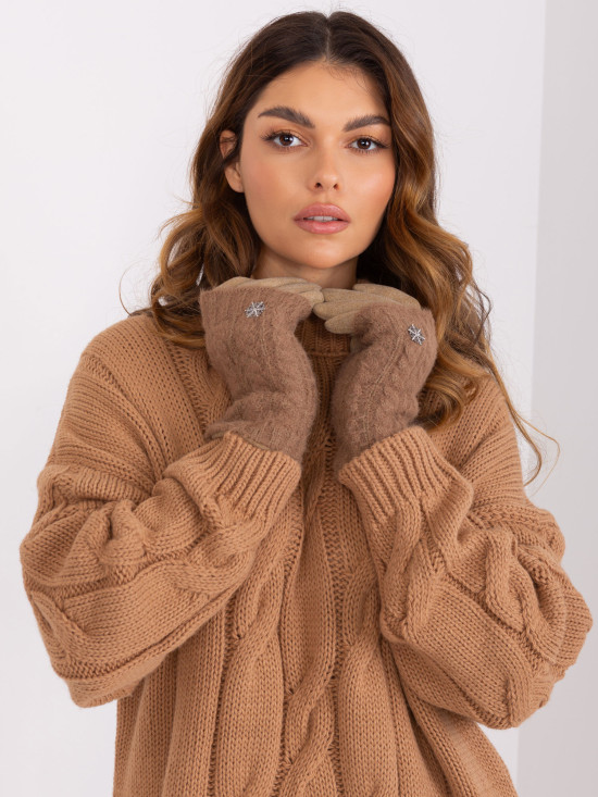 Beige Gloves with Smooth Pattern