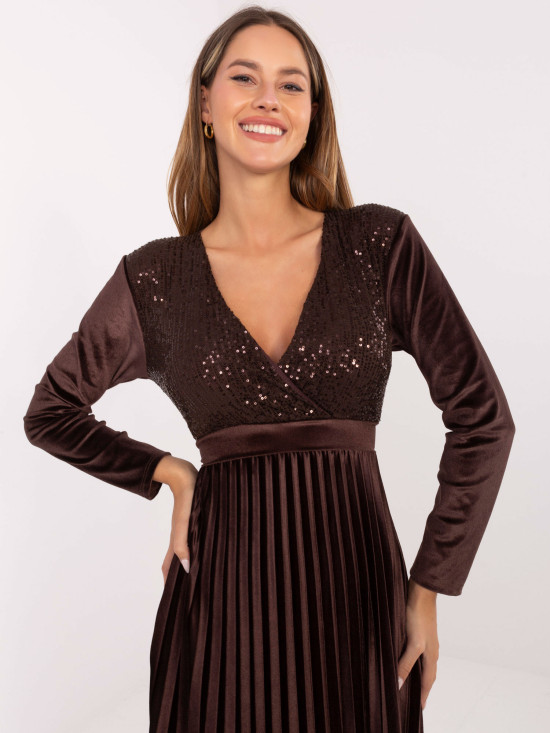 Elegant maxi dress with belt and sequins, brown