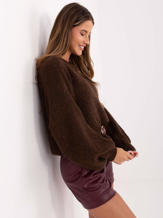 Brown sweater with round neckline and balloon sleeves