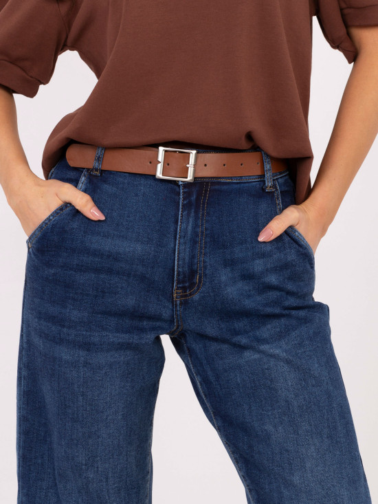 Women's dark blue high-waisted jeans with belt