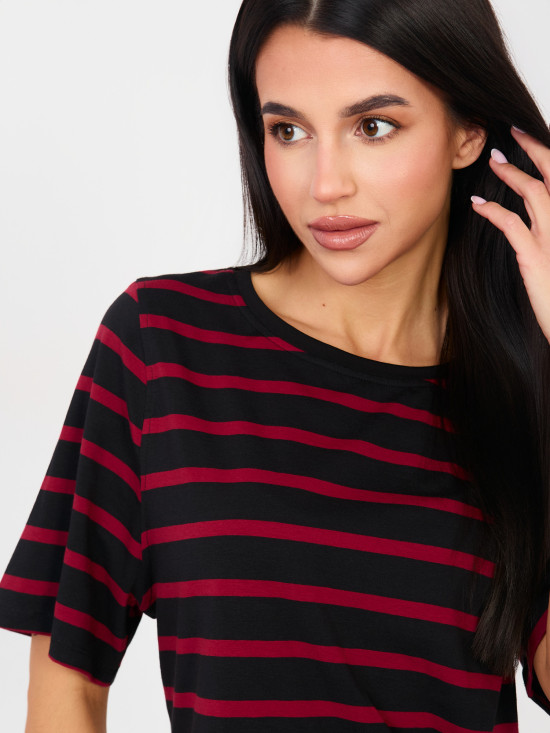 Multicolored striped T-shirt with short sleeves