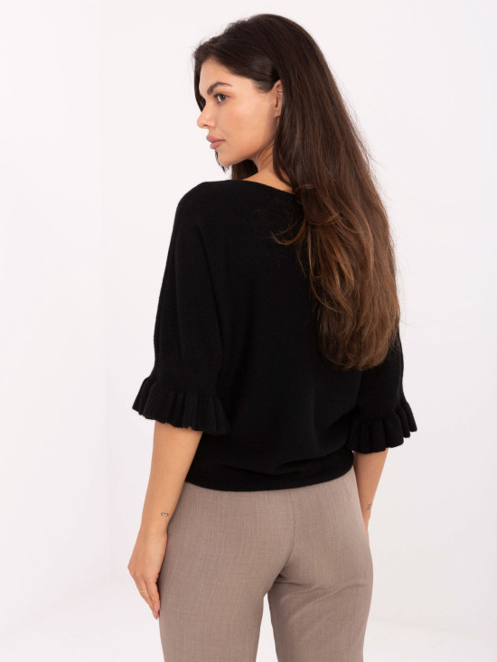 Elegant black sweater with 3/4 sleeves